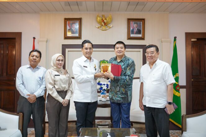 
					Rico Waas dan Konjen Republik Rakyat Tiongkok Ingin Hubungan Kota Medan – Chengdu Semakin Erat