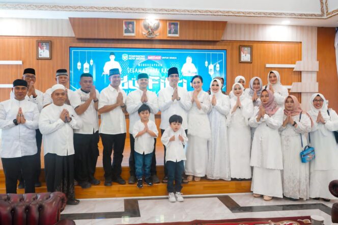 
					Rico Waas Gelar Open House Idulfitri, Warga Medan Antusias Hadir