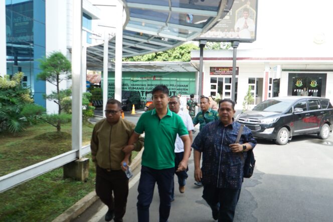 
					Tim Intel Kejati Sumut Amankan DPO Terpidana Erick Kurniawan Terkait Perkara Lingkungan Hidu