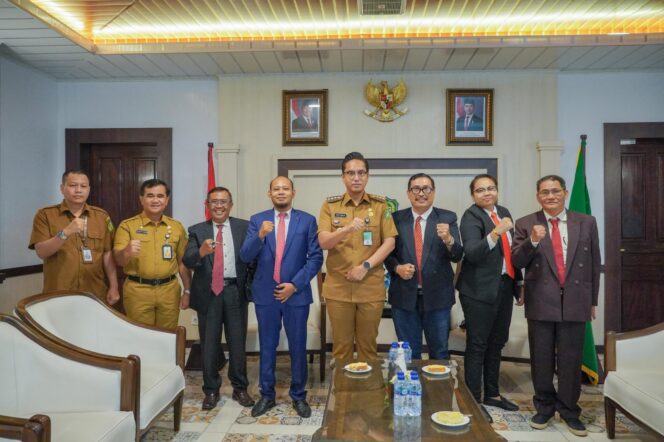 
					Pemahaman Masyarakat Tentang Hukum Lemah, Rico Waas Minta Peradi Pergerakan Medan Beri Pendampingan Hukum