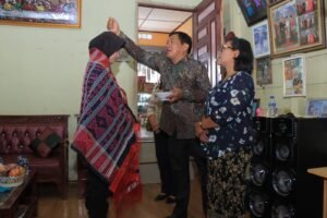 Kapolres Silahturahmi Dengan Salah Satu Tokoh Masyarakat di Samosir