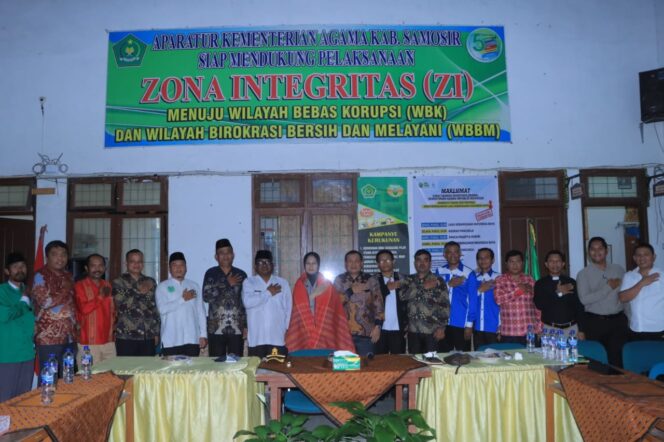 
					Kapolres Samosir Silahturahmi dan Pererat Kebersamaan Bersama Tokoh Agama