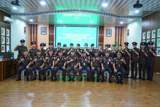 
					18 CPNS Resmi Dilantik Jadi PNS Di Kejaksaan Tinggi Sumatera Utara