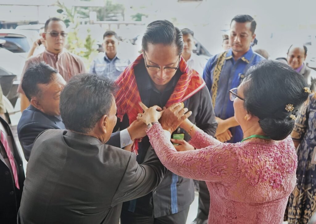 Hadiri Perayaan Paskah dan Hut Saitun GBKP Klasis Medan Delitua, Rico Waas : Lansia Harus Mendapatkan Perhatian dan Kasih Sayang