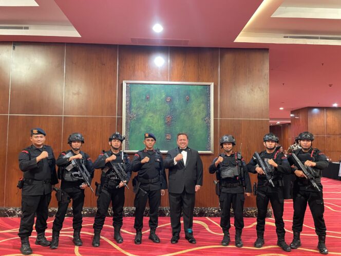 
					Detasemen Gegana Brimob Polda Sumut Laksanakan Sterilisasi Ketat Perayaan American Independence Day di Medan