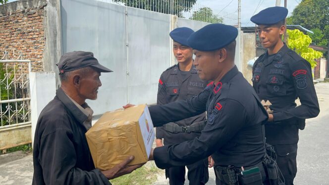 
					Brimob Polda Sumut Hadirkan Kasih di Tengah Masyarakat, Bakti Sosial “Peduli Sesama” Warnai Minggu Penuh Harapan