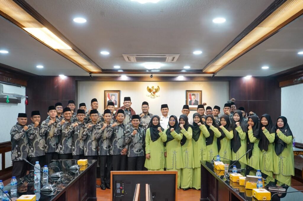 Rico Waas Lepas Kafilah Medan ke Ajang STQH ke-19 Sumut