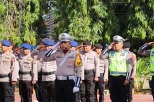 Kapolres Langkat Pimpinan Apel Gelar Pasukan Dalam Rangka Ops Kepolisian Patuh Toba 2025
