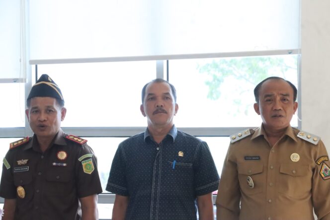 
					25 Kepala Desa di Samosir Resmi Perpanjangan Jabatan, Bupati Vandiko Tegaskan Jalankan Amanah