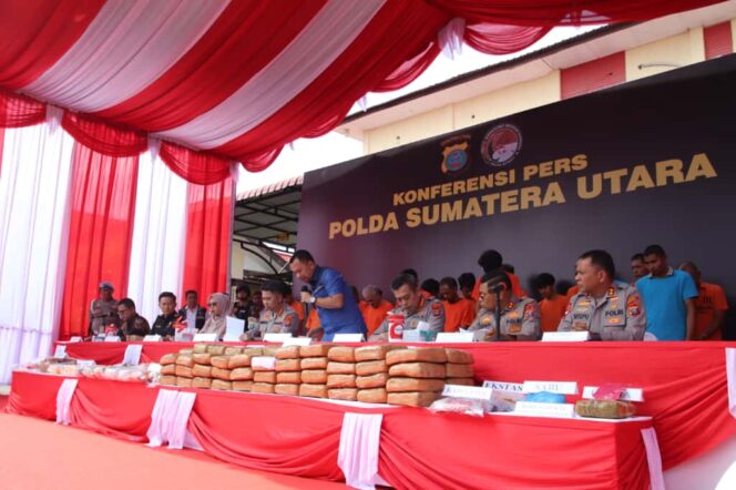 
					Pelaksanaan Konferensi Pers Polda Sumut Pengungkapan Narkotika Polres Serdang Bedagai yang Dilaksanakan di Polres Tebing Tinggi