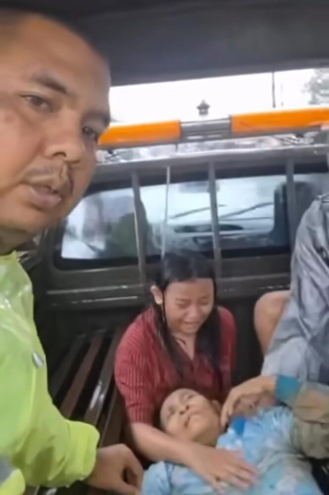 
					Respons Cepat Polda Sumut Selamatkan Warga di Wilayah Longsor dan Banjir Sumatera Utara