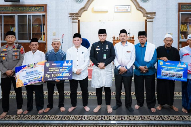 
					Safari Asar di Masjid Nur Rukiah, Wali Kota Medan Ajak Masyarakat Bijak Berteknologi dan Perkuat Keamanan Lingkungan