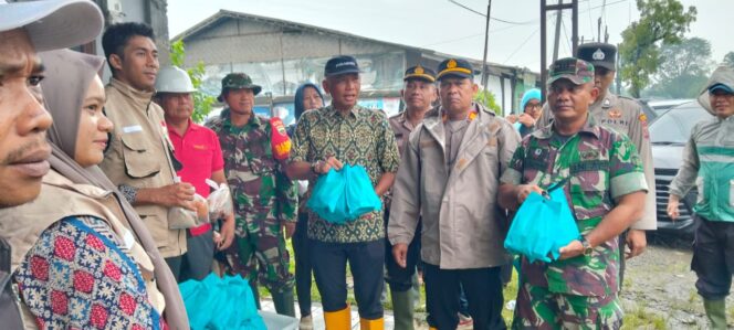 
					Banjir di Teluk Mengkudu Mulai Surut, Polsek Terus Pantau dan Bantu Warga Terdampak