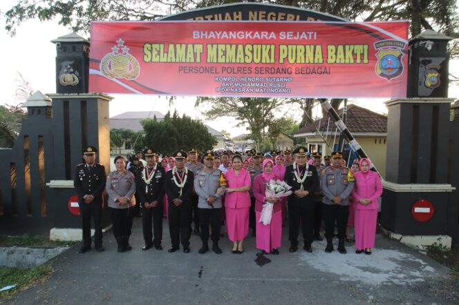 
					Purna Tugas Personel Polres Sergai, Kapolres Ucapkan Terima Kasih atas Dedikasi dan Pengabdian Tanpa Batas