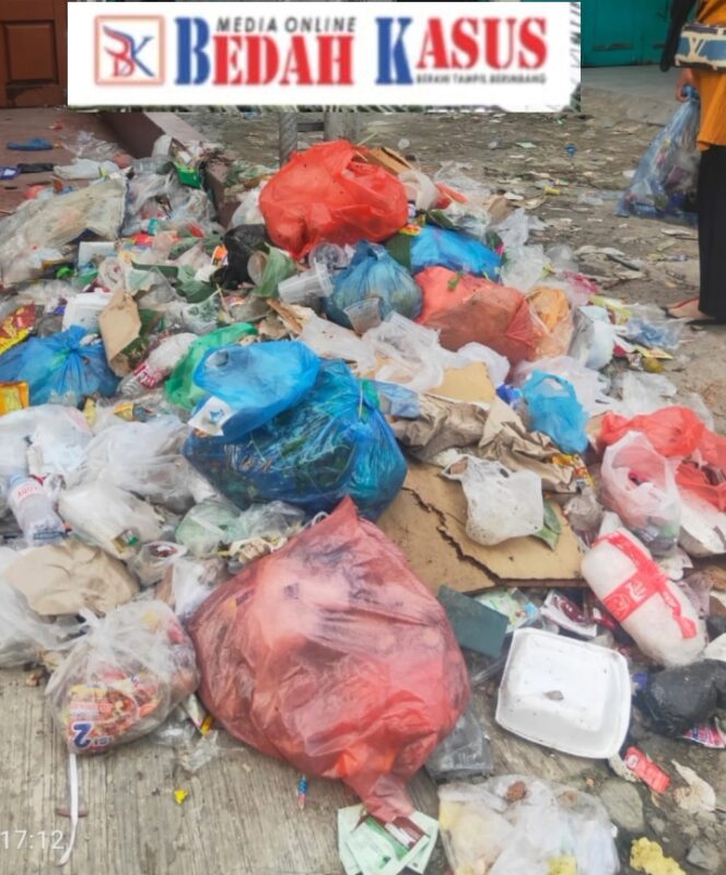 
					Warga Jl. Budi Kemasyarakatan Keluhkan Tumpukan Sampah Menggunung, Akses Jalan Terganggu dan Timbulkan Bau Busuk