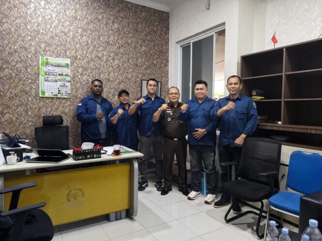 
					Forwaka Sumut Silaturahmi ke Kejatisu, Perkuat Sinergi dengan Kasi Penkum Rizaldi