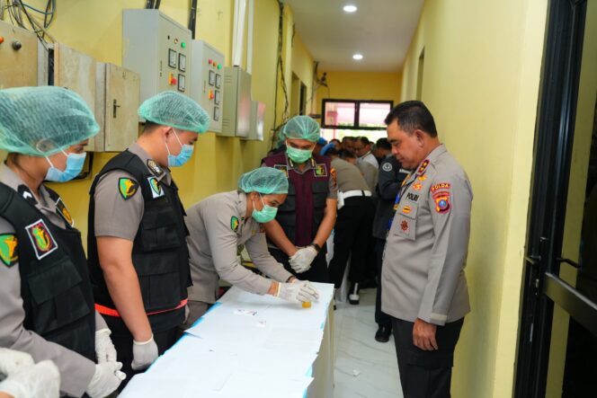 
					Kapolda Sumut Lakukan Tes Urine Serentak Tindaklanjuti Instruksi Kapolri dalam Rapim 2026