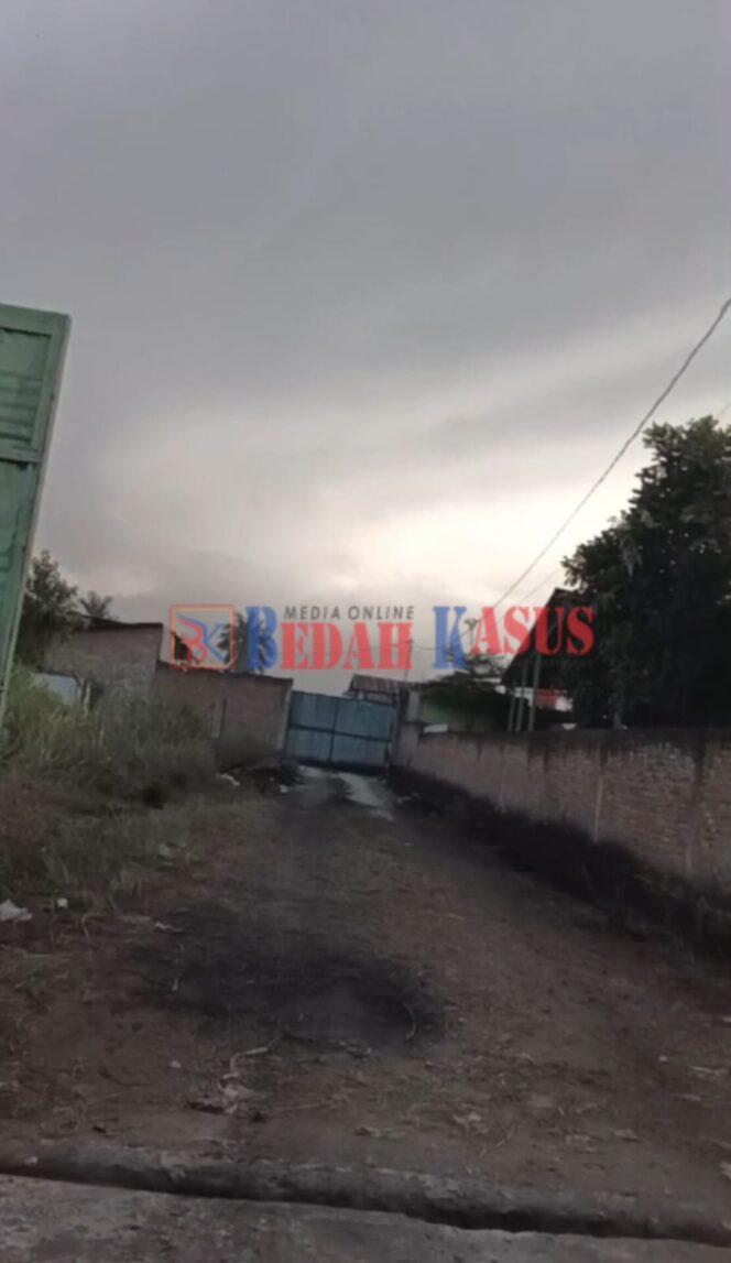 
					Diduga Jadi Sarang Penimbunan Solar Subsidi, Gudang Tertutup di Dusun VIII Manunggal Disorot Warga