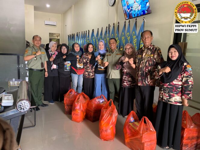 
					Ketua HIPWI FKPPI SUMATERA UTARA Bagikan Bingkisan Lebaran Hari Raya Idul Fitri 1447 H