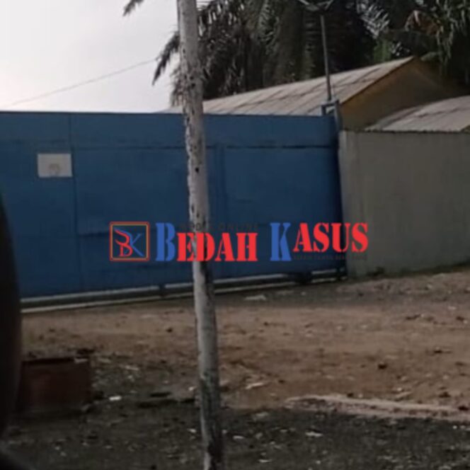 
					Diduga Gudang Oplosan Oli Beroperasi di Permukiman Warga Sidomulyo, Pernah Terjadi Ledakan hingga Picu Protes Masyarakat