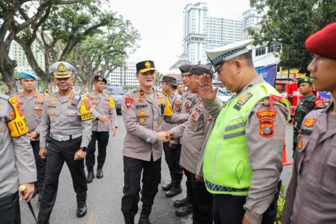 
					Wakapolda Sumut Cek Pos Terpadu Operasi Ketupat Toba 2026 di Lapangan Merdeka Medan