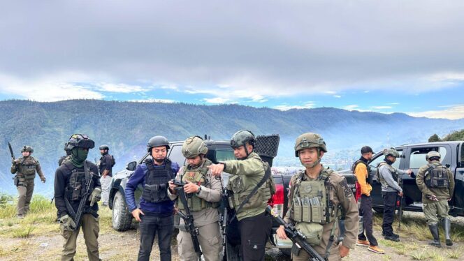 
					Patroli Humanis Satgas Ops Damai Cartenz Sambangi Pedagang dan Tukang Ojek di Mulia