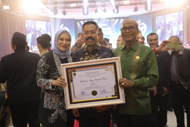 
					KEJATI SUMATERA UTARA RAIH PENGHARGAAN KATEGORI KEJAKSAAN TINGGI TYPE-A BERPRESTASI