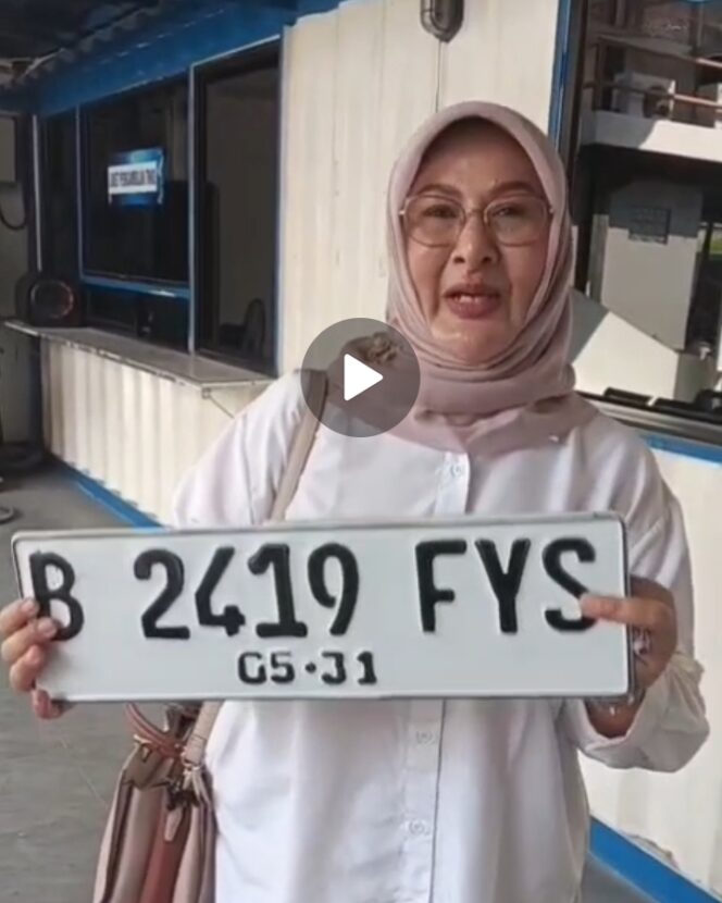 
					Warga Tambun Selatan Apresiasi Samsat Cikarang, Proses Lancar dan Petugas Membantu