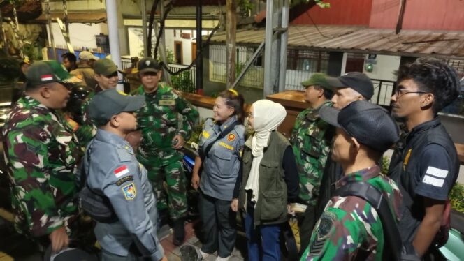 
					Patroli Komduk Matraman Perkuat Keamanan Wilayah, Babinsa Ajak Warga Bersatu Cegah Tawuran