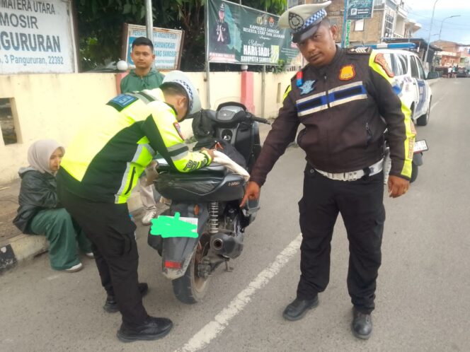 
					Operasi Patuh 2026 Digelar, Sat Lantas Polres Samosir Tertibkan Pelanggar dan Kendaraan Berknalpot Brong