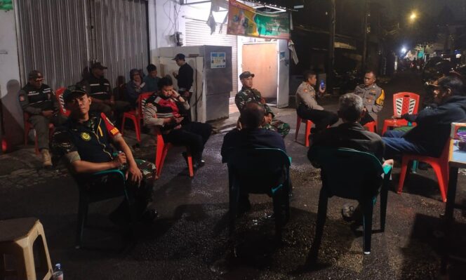 
					Patroli Gabungan Malam Minggu, Koramil 01/Jatinegara dan Komduk Perkuat Keamanan Wilayah