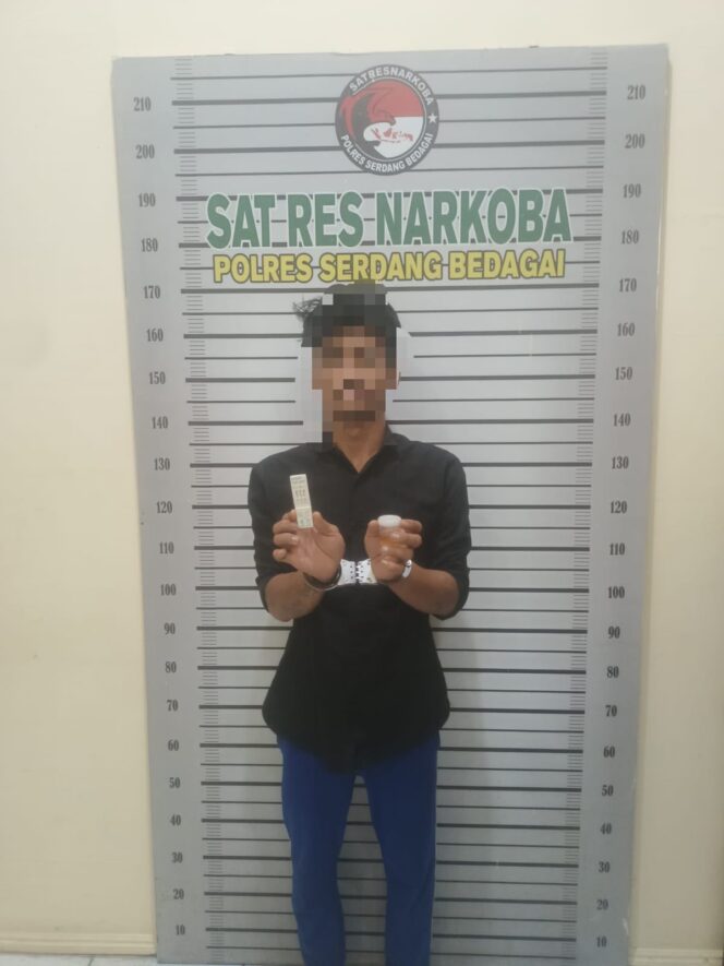 
					Satres Narkoba Polres Serdang Bedagai Amankan Pengedar Shabu di Desa Sei Buluh