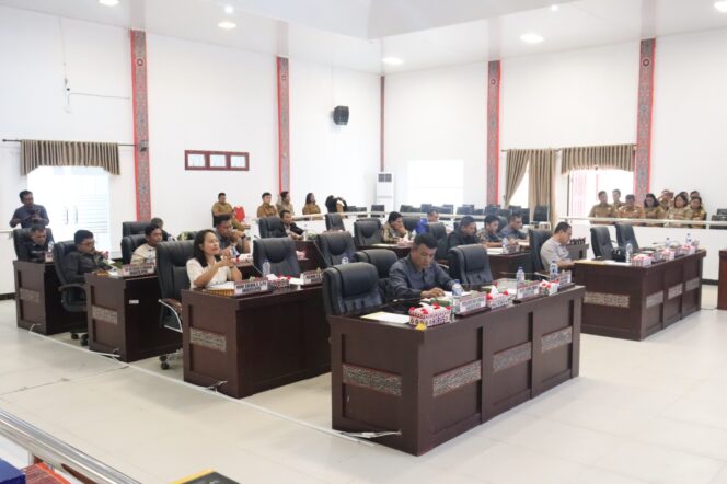 
					Dibiayai dari Dana APBD, Namun Tak Dipakai dalam Agenda Resmi, Pin Emas DPRD Samosir Semakin Dipertanyakan