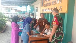 Peduli Kesehatan Warga, Koramil 01/Jatinegara Gelar Bakti Kesehatan Teritorial