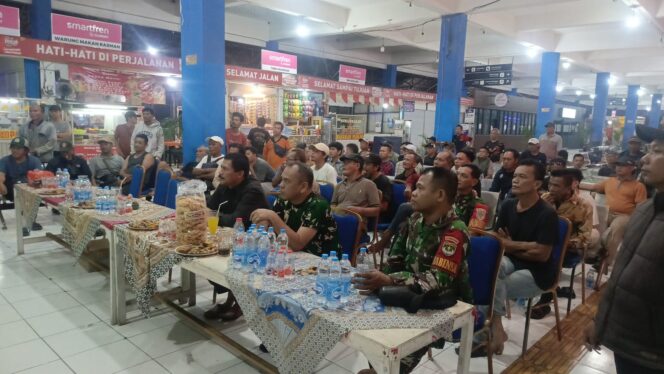 
					Semarak Nobar Semifinal Piala Dunia 2026, Koramil 03/Pasar Rebo–Ciracas Pererat Kebersamaan Bersama Warga