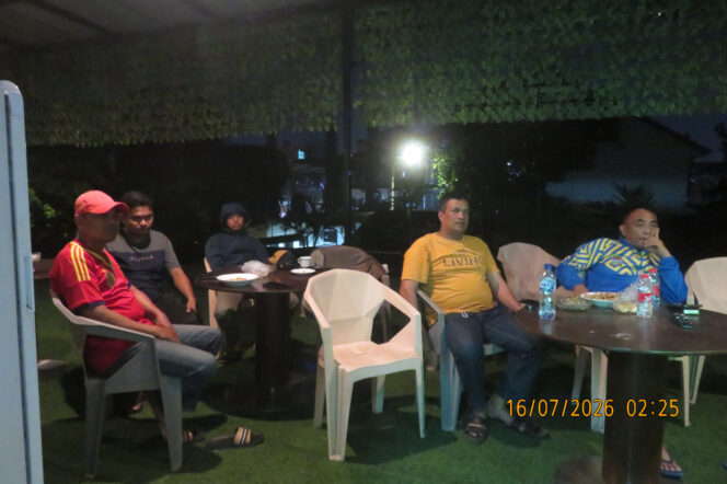 
					Korem 051/Wijayakarta dan Warga Nobar Semifinal Piala Dunia 2026 Inggris vs Argentina, Pererat Kebersamaan