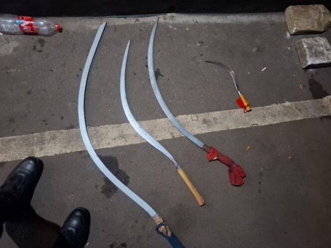 
					Polisi Sita 4 Sajam, 6 Pemuda Terduga Tawuran Diamankan Patroli Jaga Jakarta di Depok