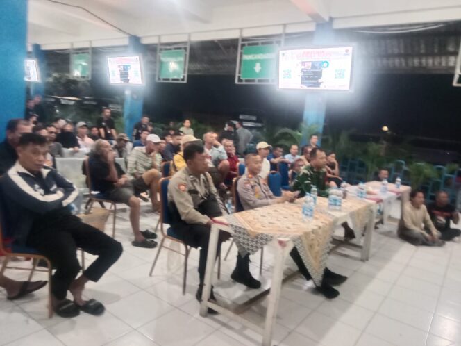 
					Koramil 03/Pasar Rebo–Ciracas Gelar Nobar Sepak Bola Gembira Bersama Warga