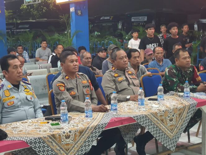 
					Koramil 03/Ps. Rebo–Ciracas Gelar Nobar Piala Dunia 2026 Bersama Warga