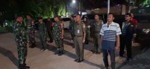 Babinsa Koramil 05/Kramat Jati Bersama Komduk Gelar Patroli/Siskamling Keliling
