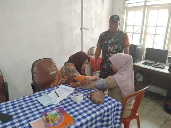 
					Wujud Nyata Kepedulian TNI Terhadap Kesehatan Masyarakat, Koramil Matraman Gelar Bakti Kesehatan Teritorial
