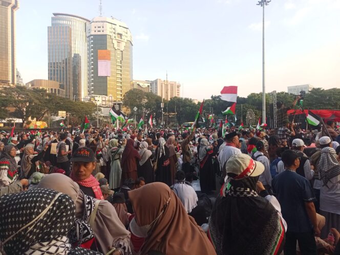 
					Aksi Bela Palestina di Monas Berlangsung Tertib, Polisi Utamakan Pendekatan Humanis