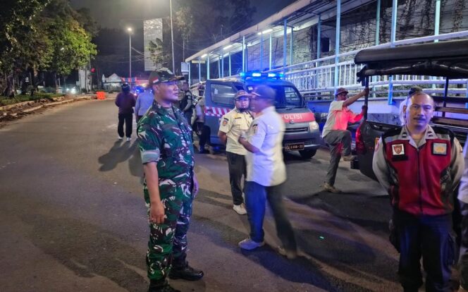 
					Koramil 04/Pulo Gadung Gelar Patroli Gabungan Bersama Warga Ciptakan Pulogadung Tetap Kondusif