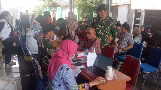 
					Wujud Nyata Kepedulian TNI, Kodim 0505/JT Gelar Bakti Kesehatan Teritorial