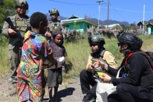 Kaops Damai Cartenz-2026 Tinjau Pos Satgas Kepolisian Ops Damai Cartenz di Sinak, Perkuat Pendekatan Humanis Bersama Masyarakat