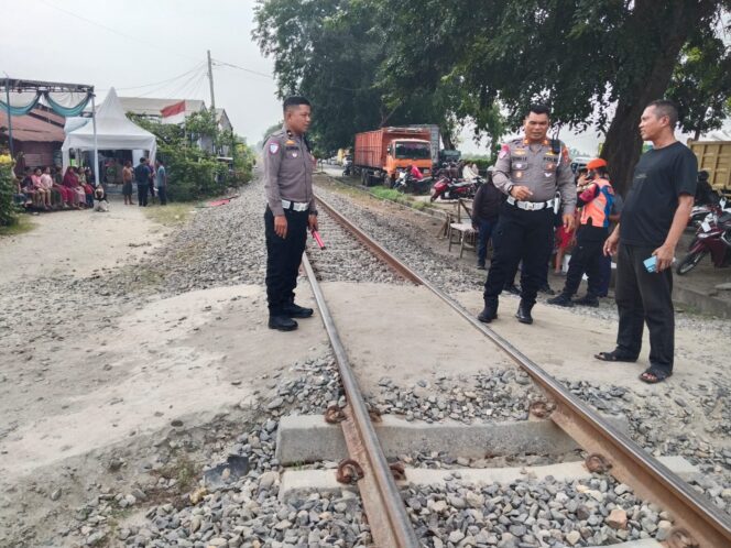 
					Dua Warga Tewas Tertabrak KA Putri Deli di Perlintasan Tanpa Palang di Perbaungan