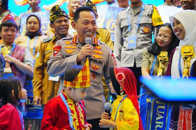 
					Dari Dongeng hingga Cita-Cita, Kapolri Beri Ruang Anak untuk Berkarya