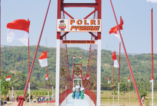 
					Kapolri: Jembatan Merah Putih Presisi Wujud Sinergi TNI-Polri Dukung Pembangunan dan Konektivitas Masyarakat