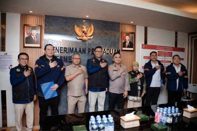 
					Dirjen Pajak Beri Penghargaan kepada Polda Metro Jaya atas Pengungkapan Sindikat Meterai Palsu