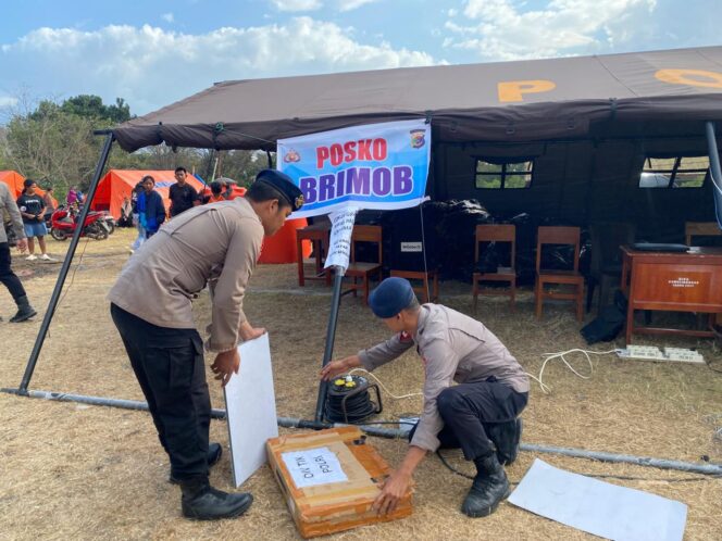 
					Hari Ke-6 Pascagempa, Polri Terus Bergerak: Brimob dan Bantuan Logistik Konsisten Dikirim ke NTT